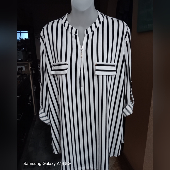 bulotus Tops - Black/White Striped Blouse, Zip Front Roll Tab Sleeves 3XL